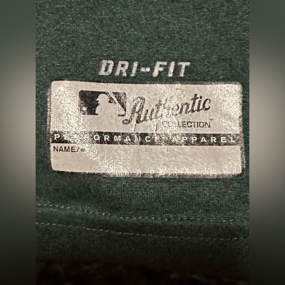 Nike Men’s Dri-Fit Oakland A’s MLB T-shirt EUC - Picture 3 of 7